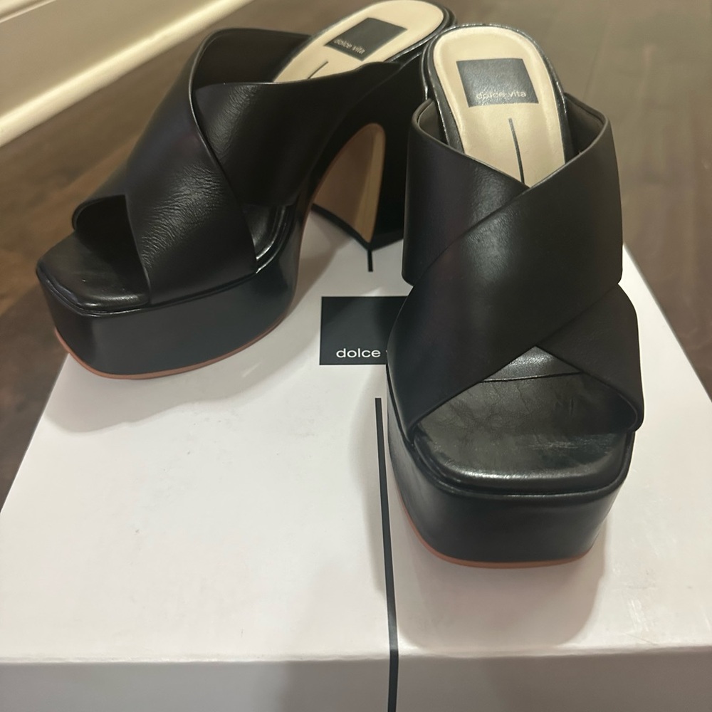 Dolce Vita Women's Onyx Leather Platform Heels